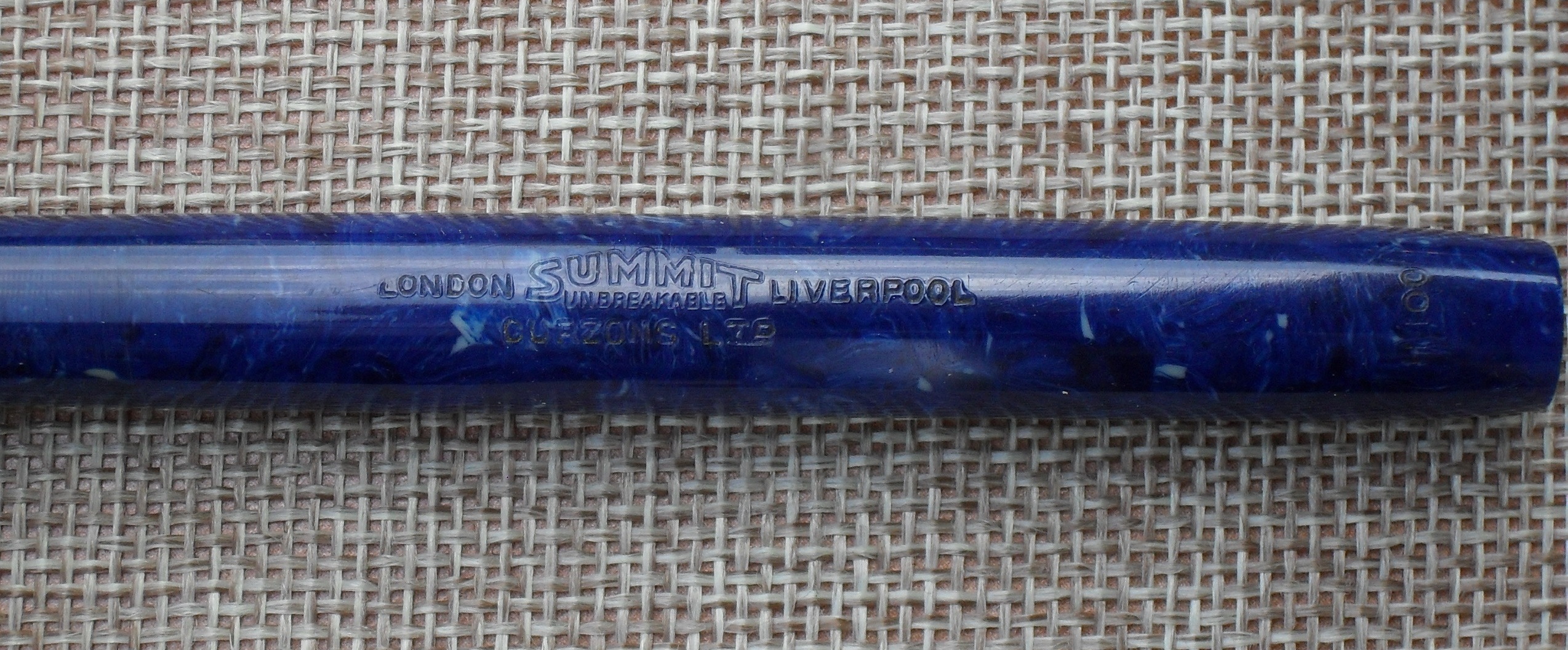 Una penna marchiata Unbreakable